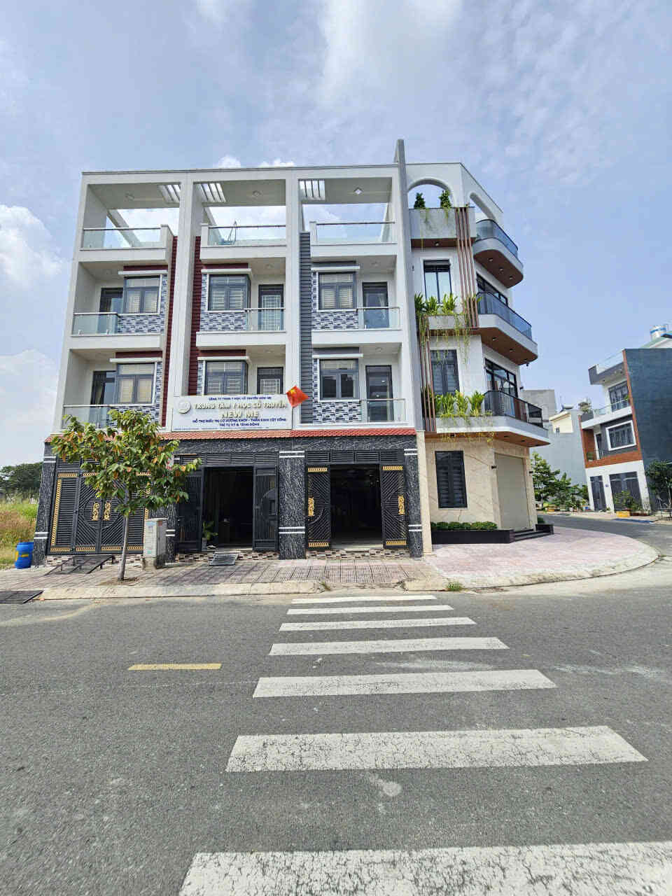 Bán nhà 1T3L 4x17m hoàn công, đường D1 KDC Phú Hồng Thịnh 9 p. Bình An