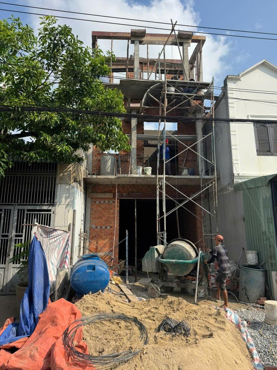 BÁN NHÀ NGANG 5M XÂY MỚI CHỈ 3,95 TỈ P.BÌNH CHUẨN 5X13,6M