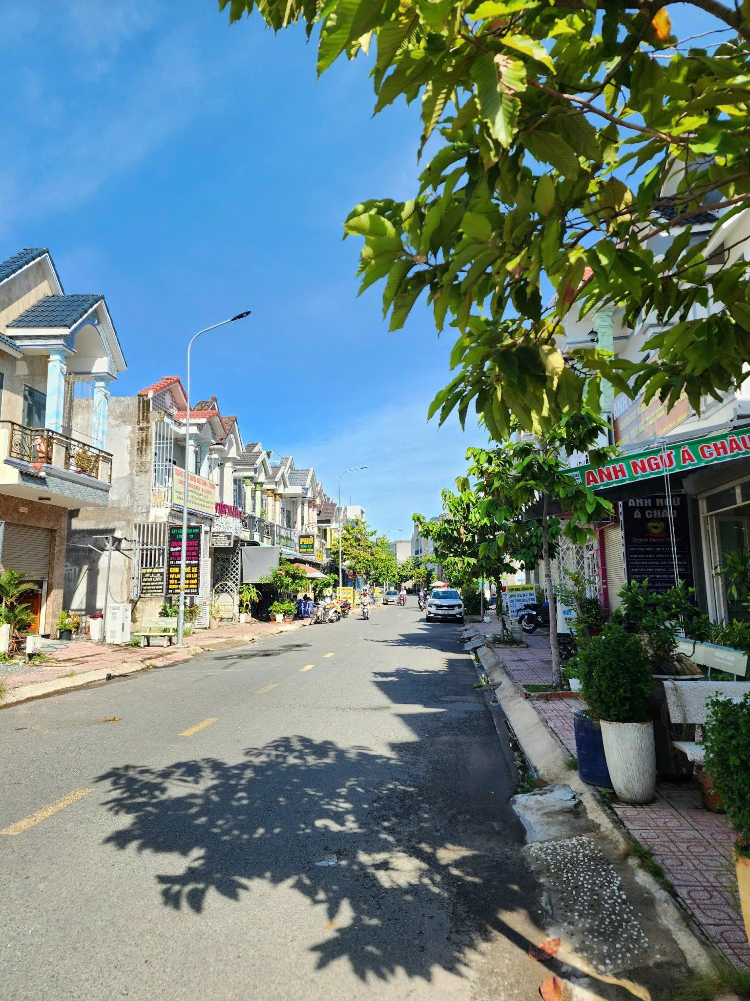 BÁN NHÀ PHÚ HỒNG THỊNH 8- 4,5 TỈ – 4X18M- 2 TẦNG 72M2 -LH 0902946533