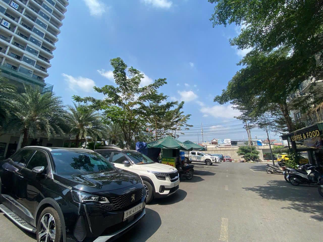 Bán shophouse 1 trệt 3 lầu kế Vincom 550, p.Dĩ An, Tp.HCM – 14 TỈ – KINH DOANH