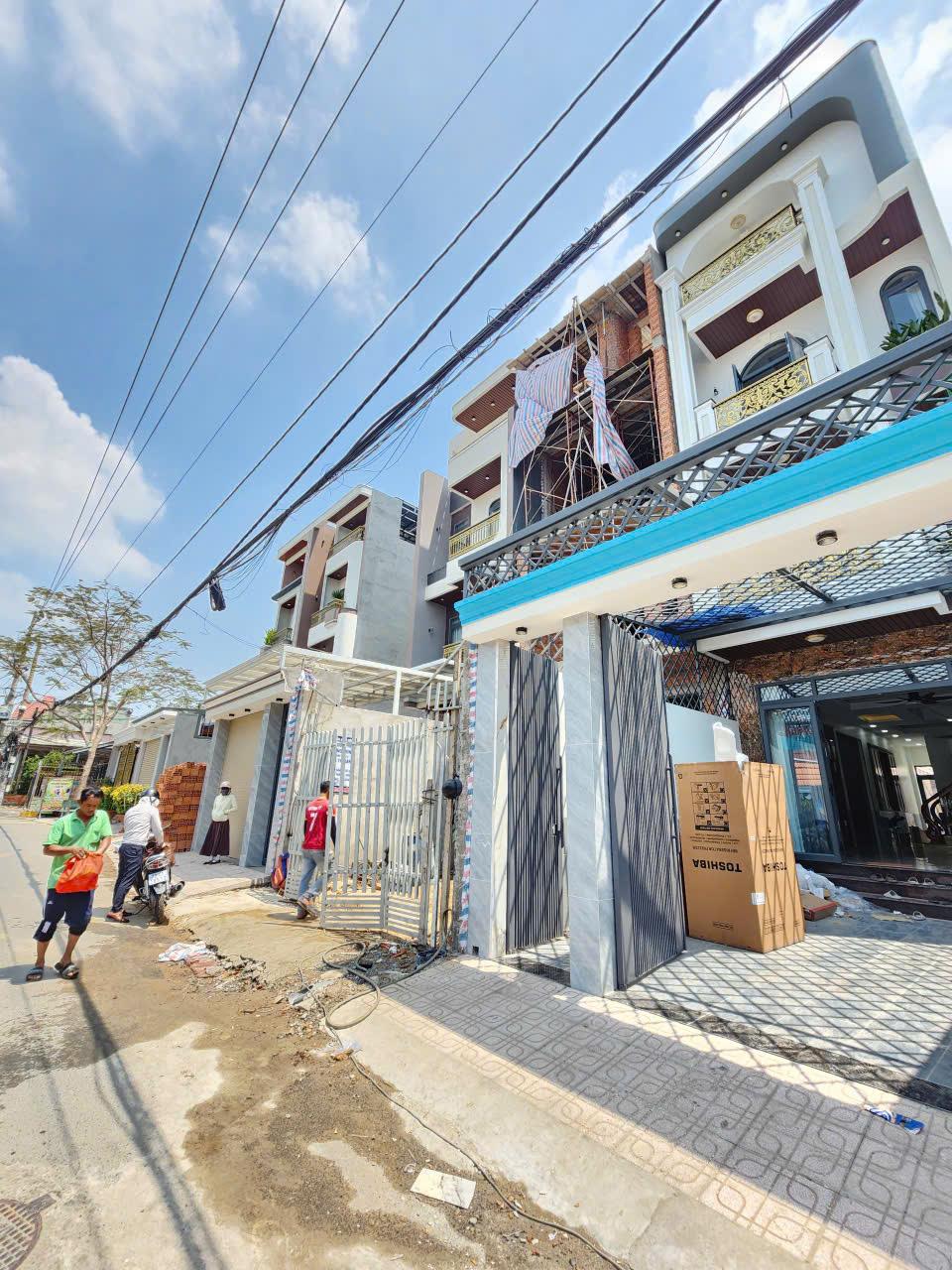 BÁN NHÀ MỚI P.ĐÔNG HOÀ – 7,6 TỈ 4,8X24,4M TRỆT 2 LẦU- LH 0902946533