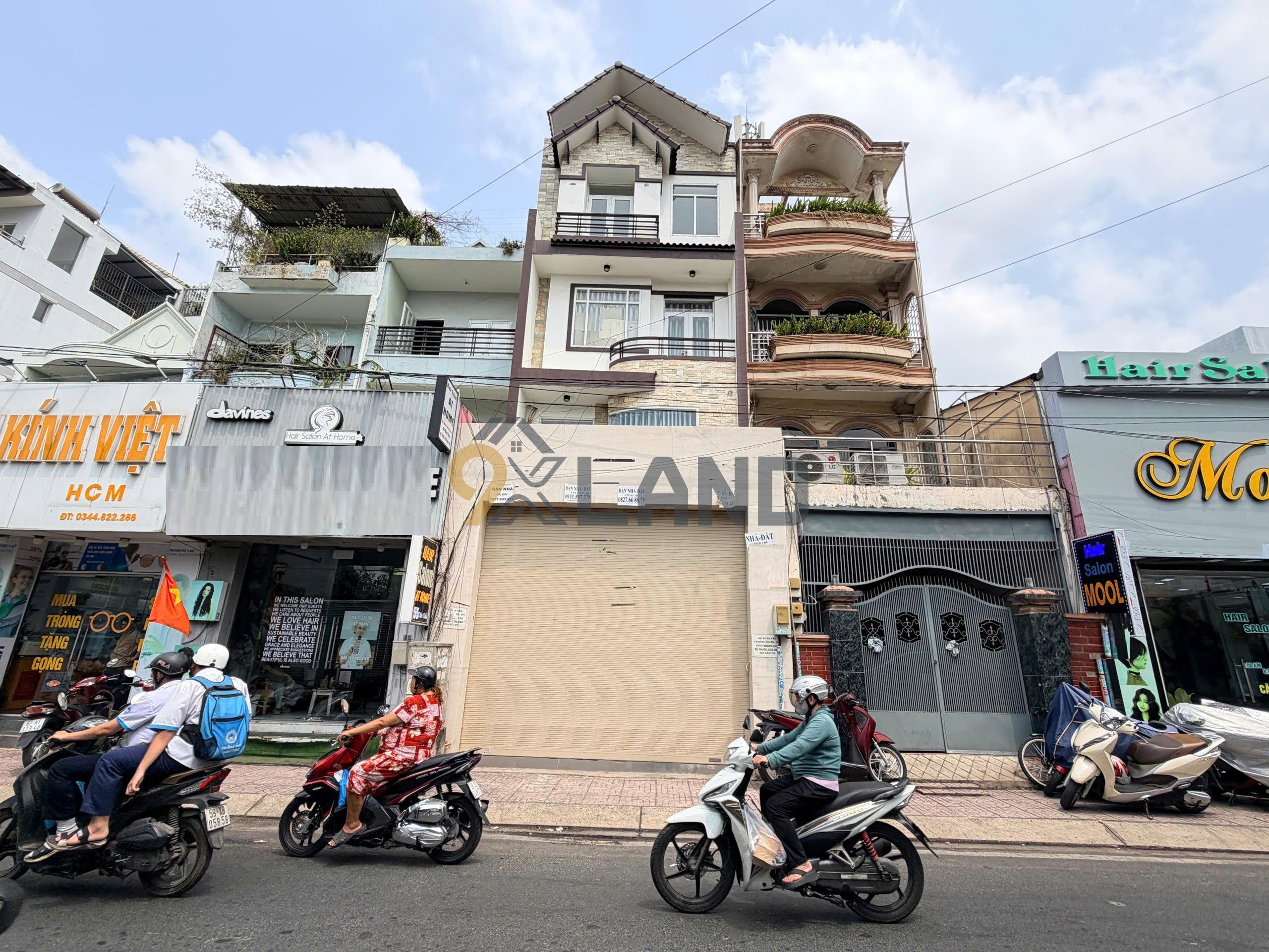 NHÀ MẶT TIỀN DÂN CHỦ – 5,15X15,8-  1 trệt 3 lầu 1 tum gồm 7PN, 4WC(Hiện trạng trong sổ là 1 trệt 2 lầu 1 tum) GIÁ 23 TỈ