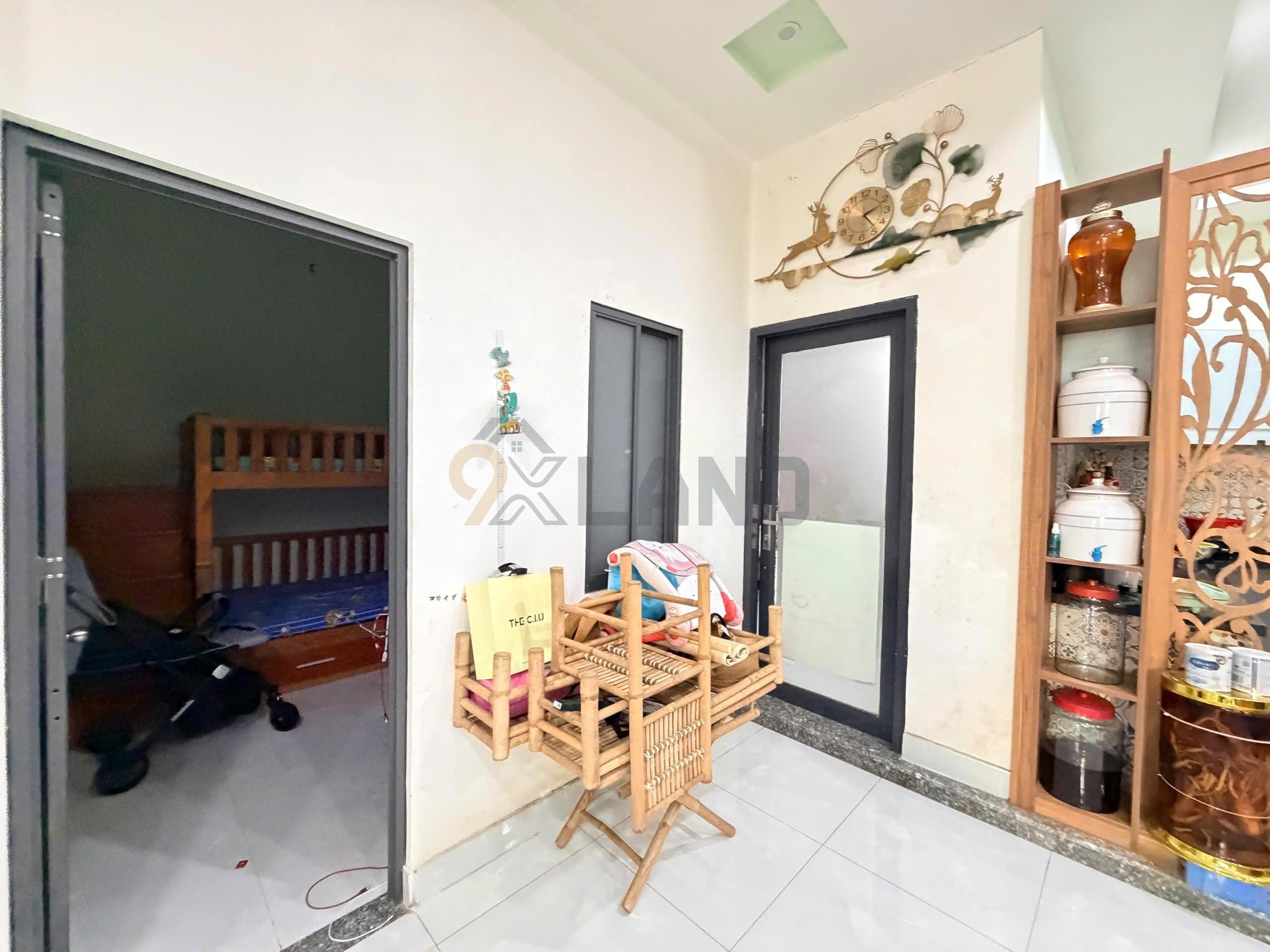 HOT- NHÀ VỊ TRÍ ĐẸP- KHU DÂN CƯ SẦM UẤT – PHÙ HỢP XÂY CHDV – 200.7M2 NGANG 7.27 NỞ HẬU