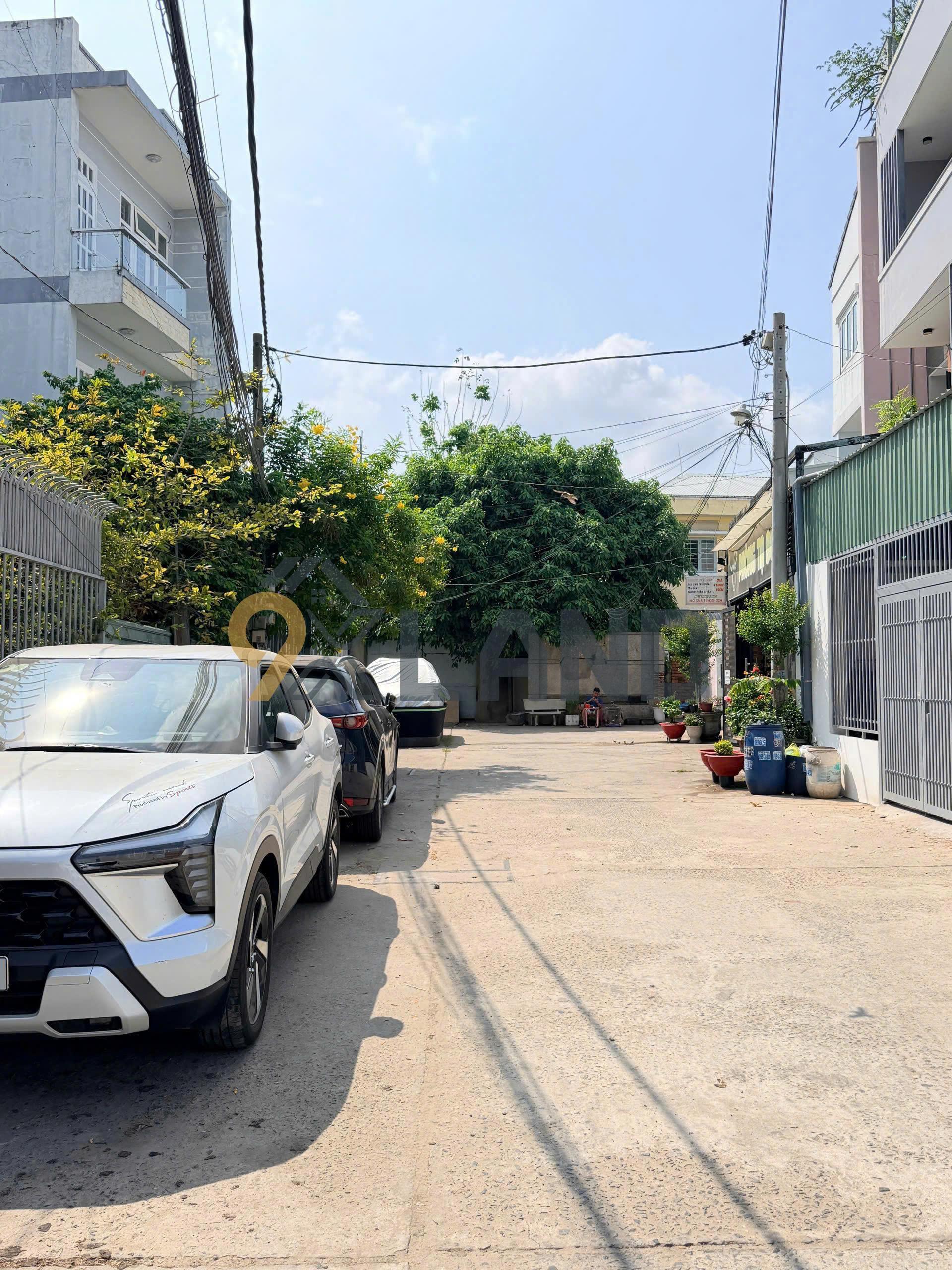 HÀNG HÓT- BÁN GẤP NHÀ 3TẦNG- NGAY TRUỜNG ĐH NGÂN HÀNG- HOÀNG DIỆU 2 – 239.3 M2 – NGANG 10M